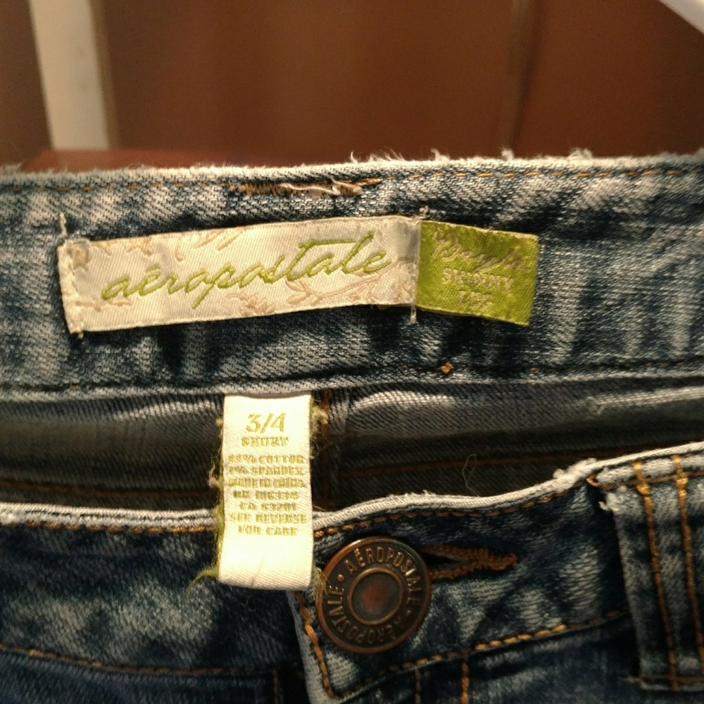 Jeans - Picture 1 of 3